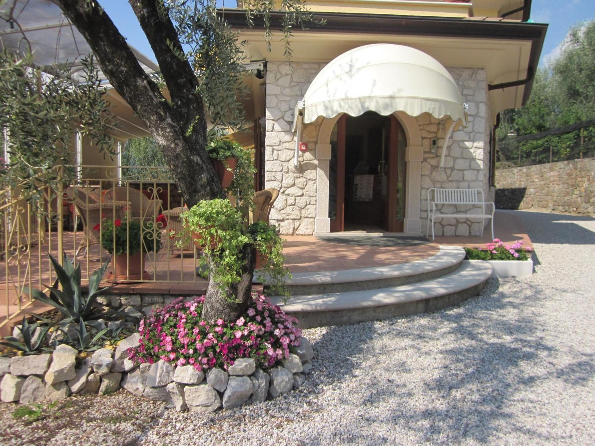 Residence Casa Maria Assenza di Brenzone Exterior photo